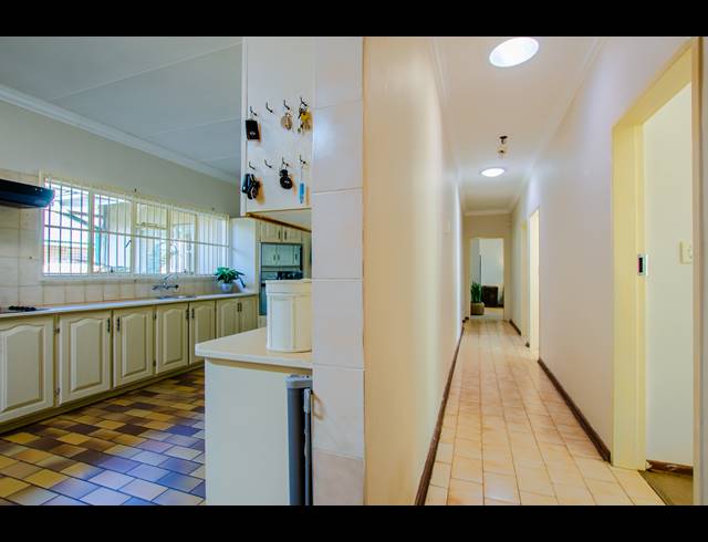 6 BEDROOM FREESTANDING FOR SALE IN WINGATE PARK